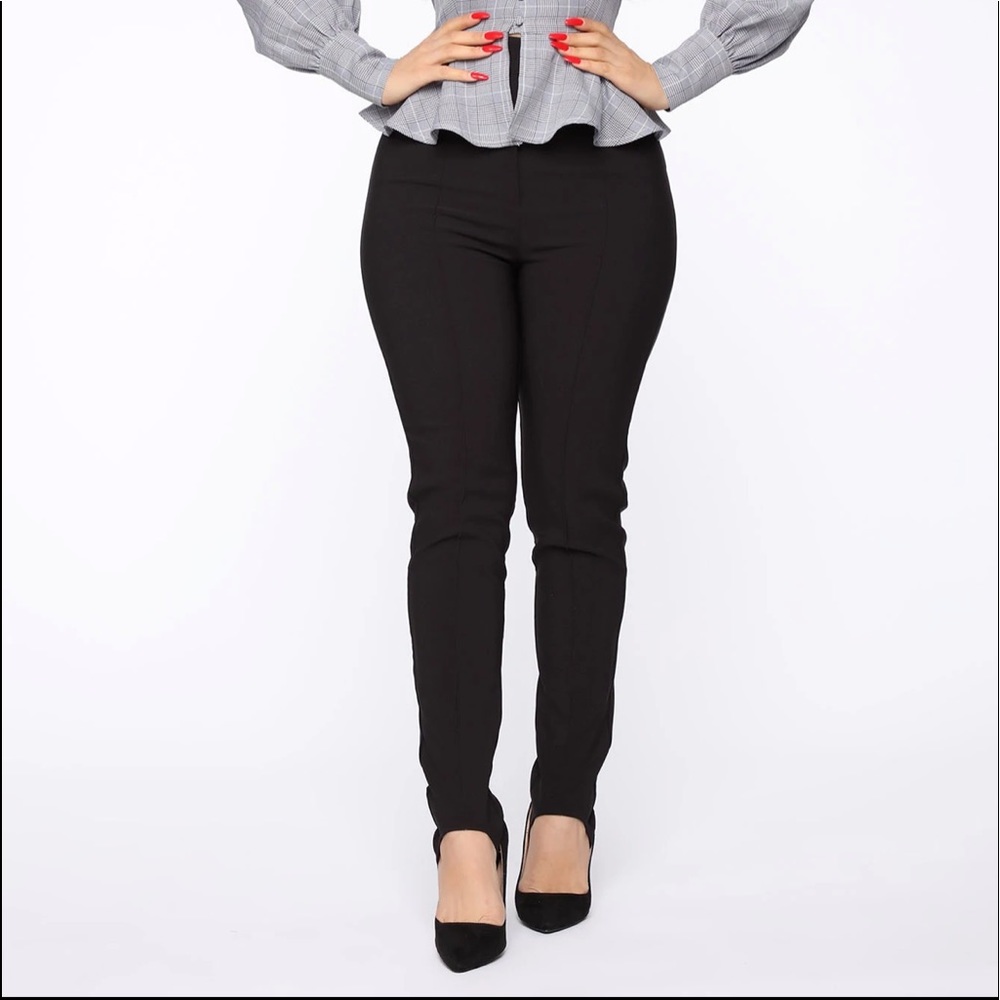 FASHION NOVA BLACK STIRRUP DRESS PANTS